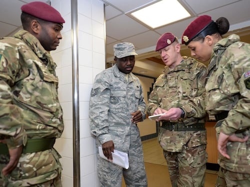 Gb, esercito sotto accusa: "Dilagante abuso di droghe tra i soldati"