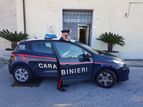 Bari, scene da far west: uomo gambizzato per strada
