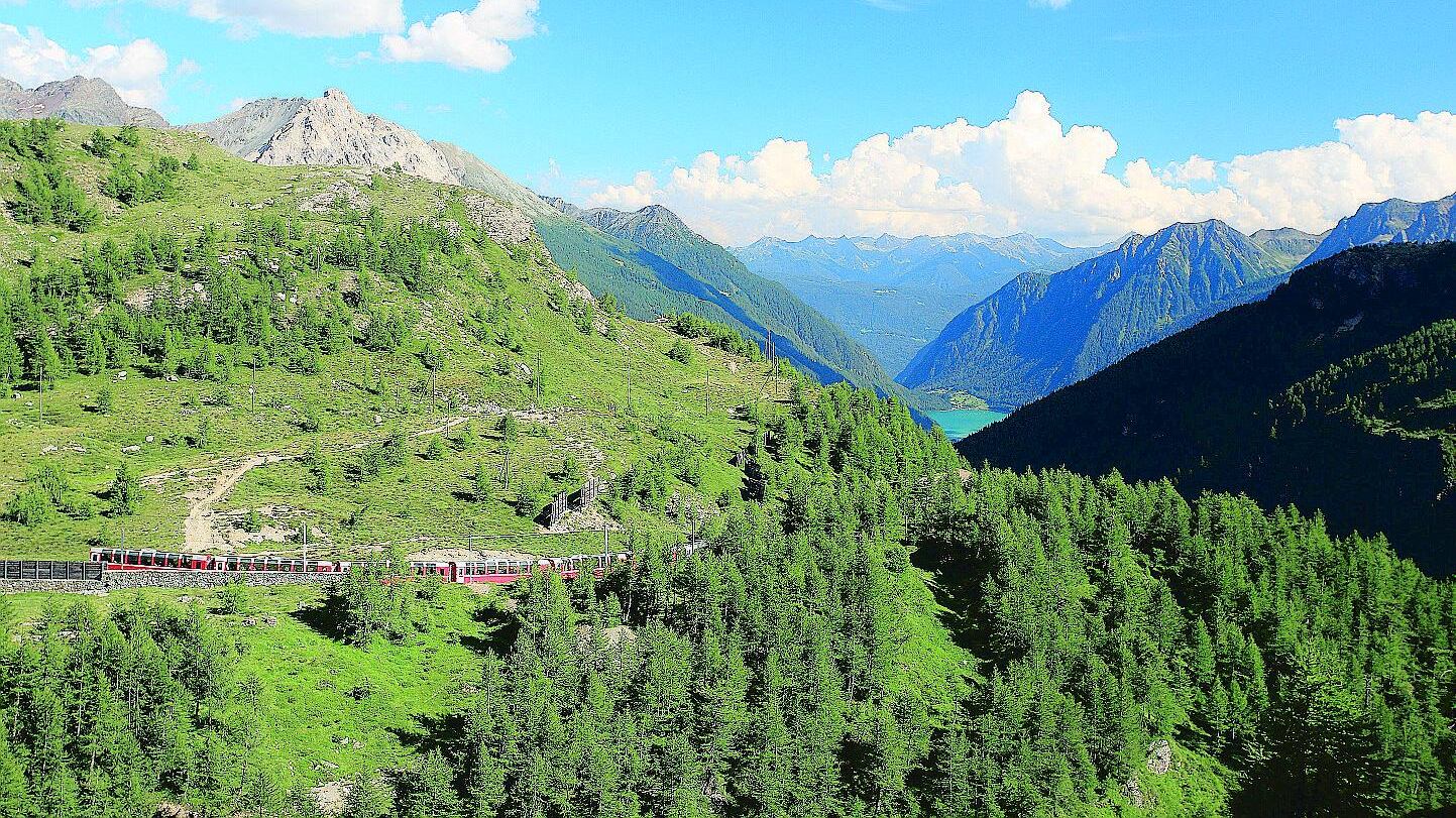 Lentamente, in treno sulle Alpi, alla scoperta di tanti tesori nascosti