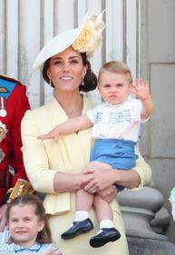 Royal Family, i Cambridge al Trooping the Colour: foto 12