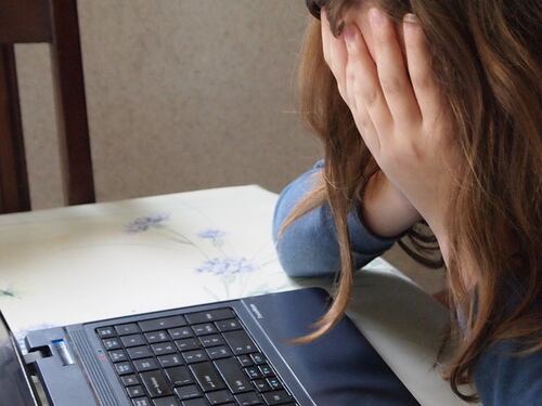 Roma, la seduce sul web e si fa pagare una cena da centinaia di euro. Era un truffatore seriale