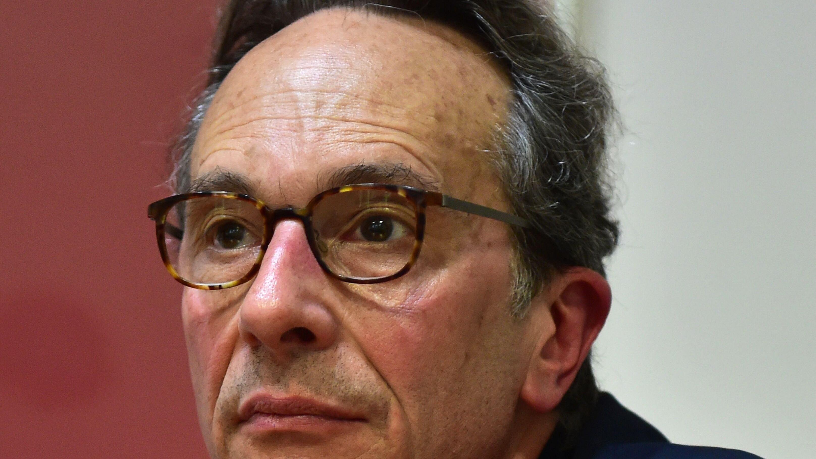 Il medico dei miracoli: "Faccio l'avvocato del diavolo"