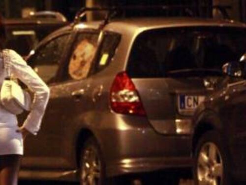 Rapporto interrotto: clandestino litiga con prostituta, arriva sconto