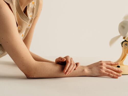 Vampate di calore a 70 anni, cause e rimedi