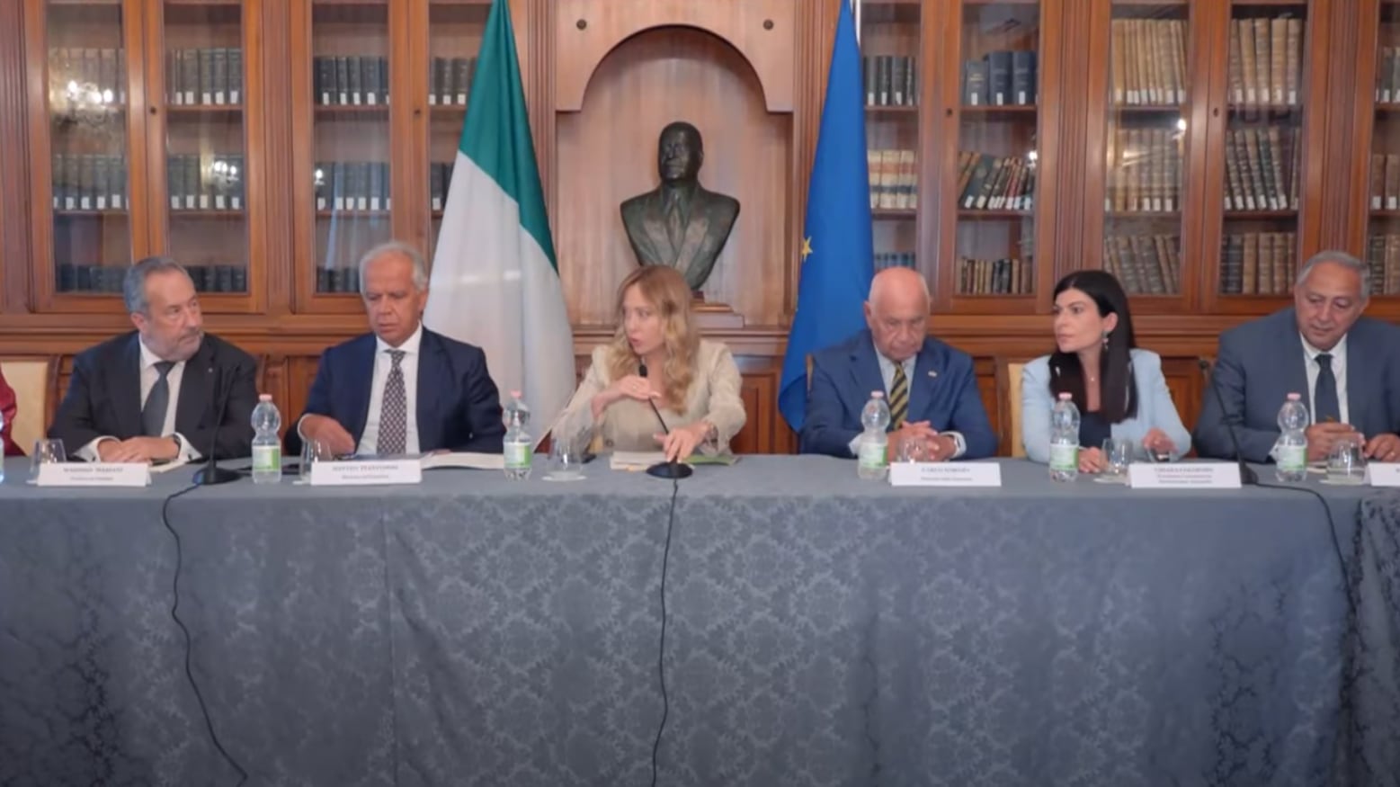 Fermata la banda dei kalashnikov che terrorizzava Palermo. Meloni: "Ora controlli straordinari, forse anche con l'Esercito"