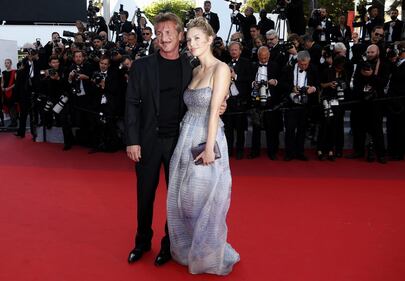 La figlia di Sean Penn gli ruba la scena a Cannes 15