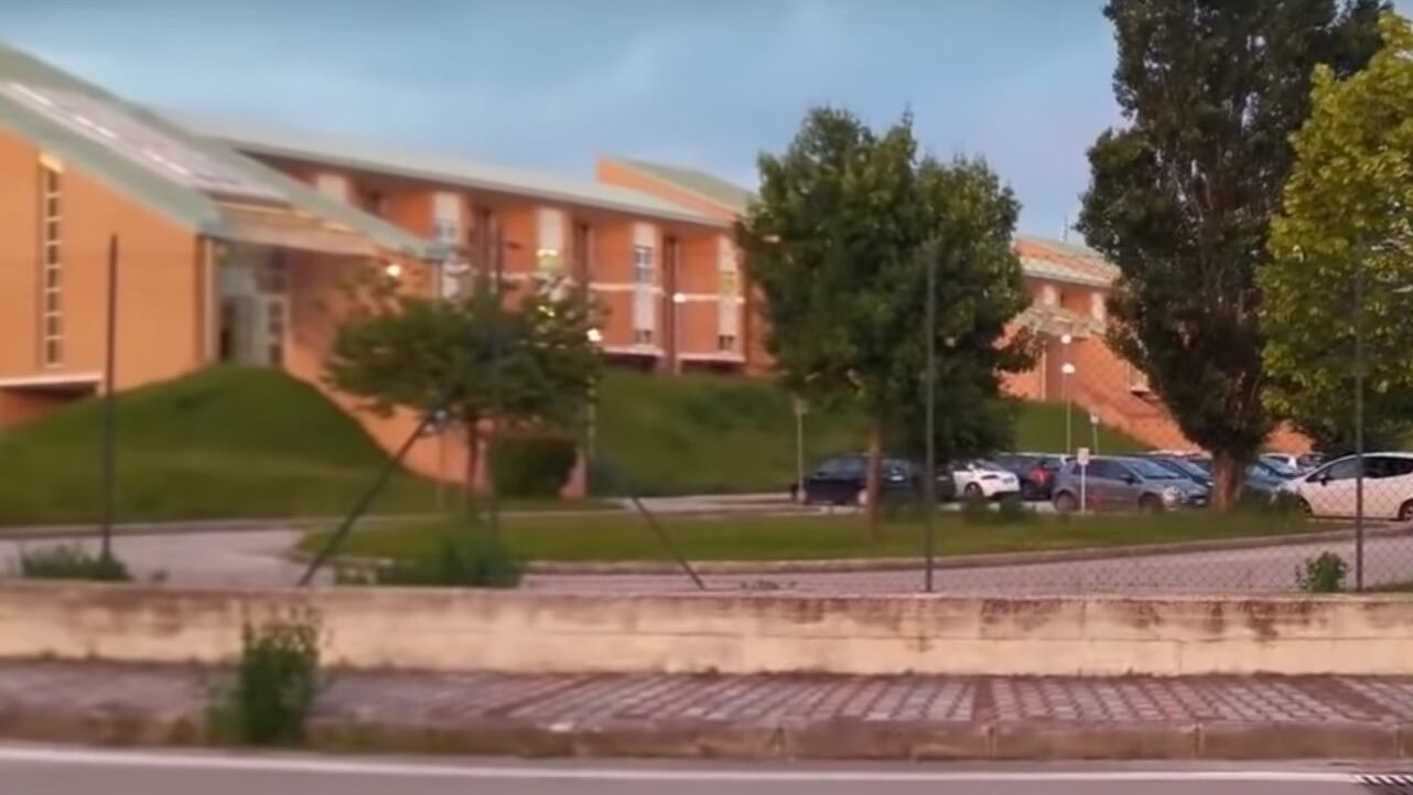 Foligno, 50enne accoltellato durante rapina: è caccia all'uomo