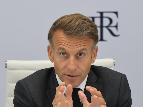 La Francia contagia i mercati. Le spese senza freni di Macron hanno sfasciato il bilancio