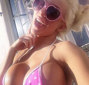 Courtney Stodden, da sposa minorenne a star di Instagram tutta curve 2
