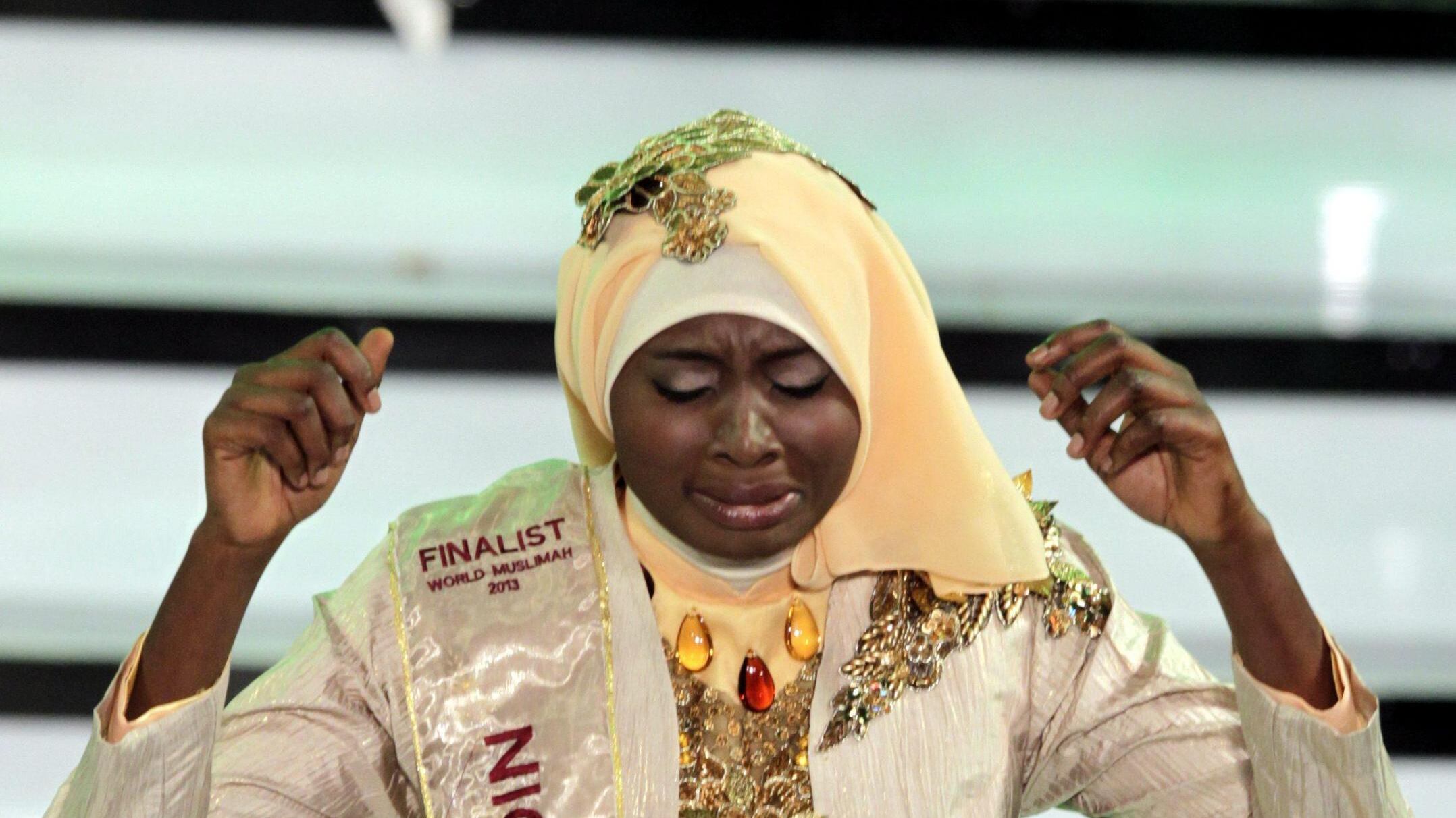 Se la bellezza è velata: una 21enne nigeriana è la Miss Mondo (Musulmana)