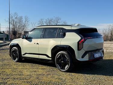 KIA EV3: guarda la gallery del nuovo SUV elettrico efficiente e accessibile 8