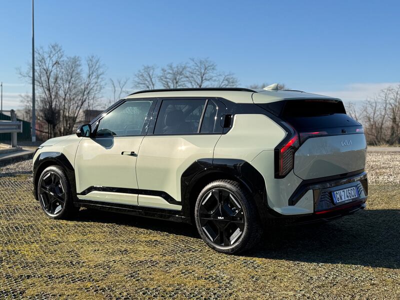 KIA EV3: guarda la gallery del nuovo SUV elettrico efficiente e accessibile 8