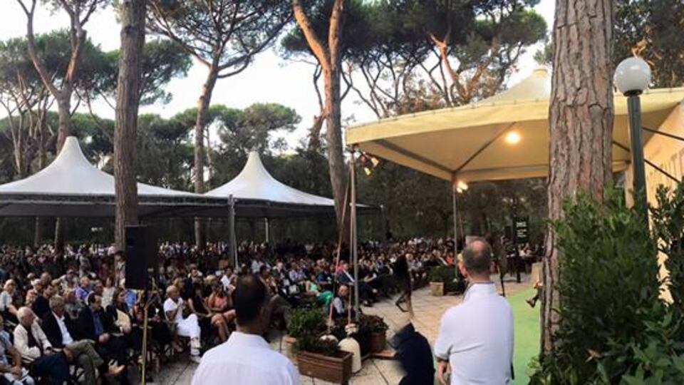 Entusiasmo alla Versiliana: pienone per l'esordio
