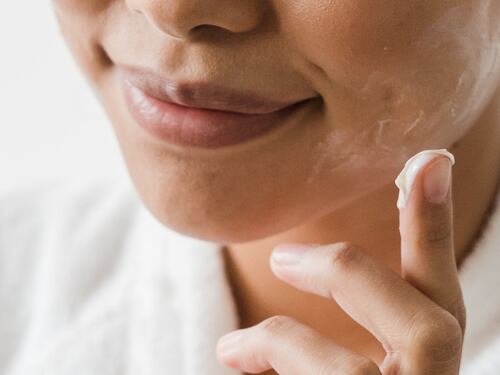 Creme antirughe con protezione solare: perché sono indispensabili