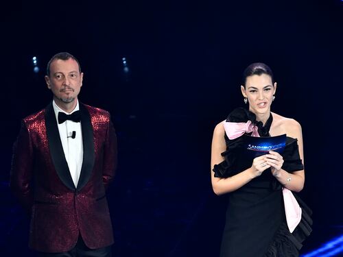 La top model Vittoria Ceretti sul palco di Sanremo