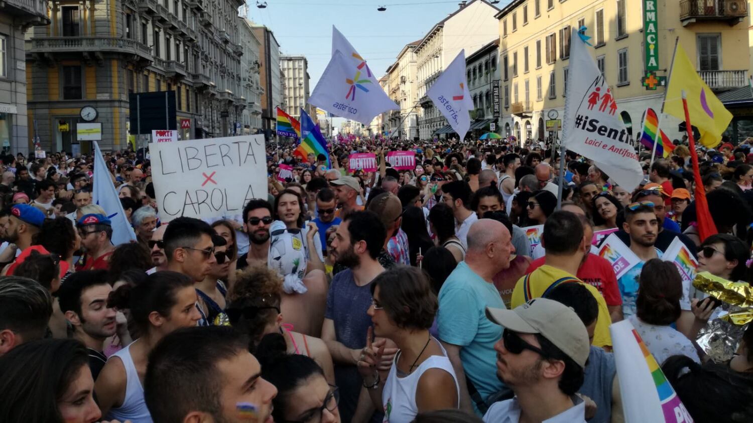 Il Comune di Palermo si schiera con Rackete "Salvare vite non è un crimine"