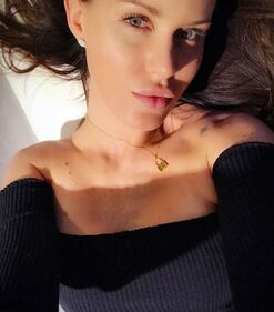 Natalie Weber, le foto più sexy della moglie di Mauro Zarate 4