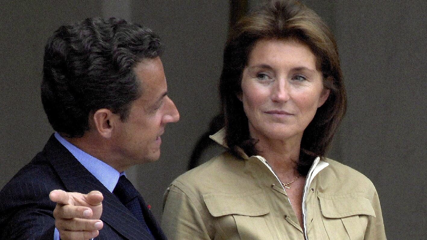 "Cécilia pagata per un finto incarico parlamentare". Nuova grana per Sarkozy