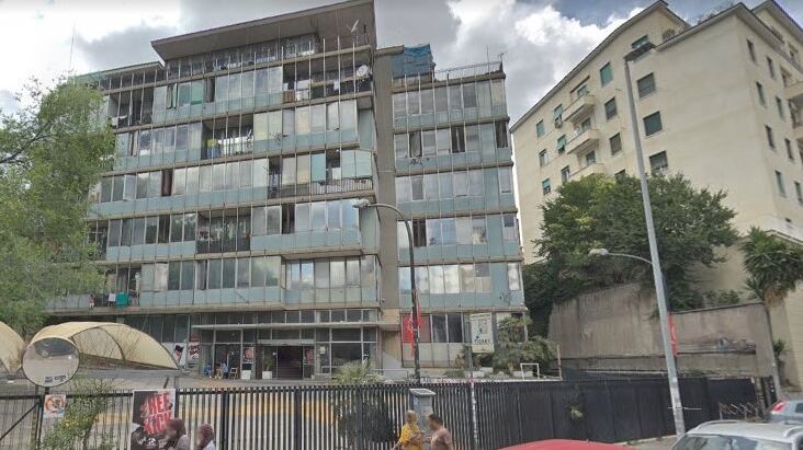 Palazzo occupato, la ristrutturazione è a carico dei privati
