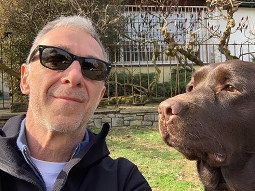 Dj Linus a dieta (insieme al suo cane): "Sembro vecchio e ho le gambe grosse”
