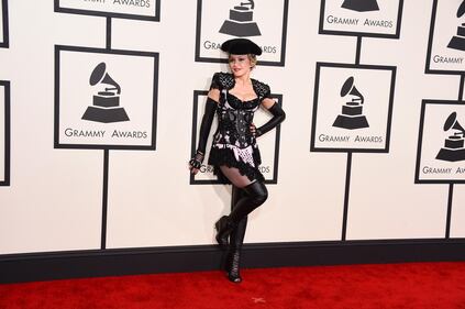 Madonna mostra il lato B ai Grammy 14