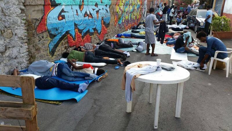 I migranti del Baobab e il degrado di via Cupa 14