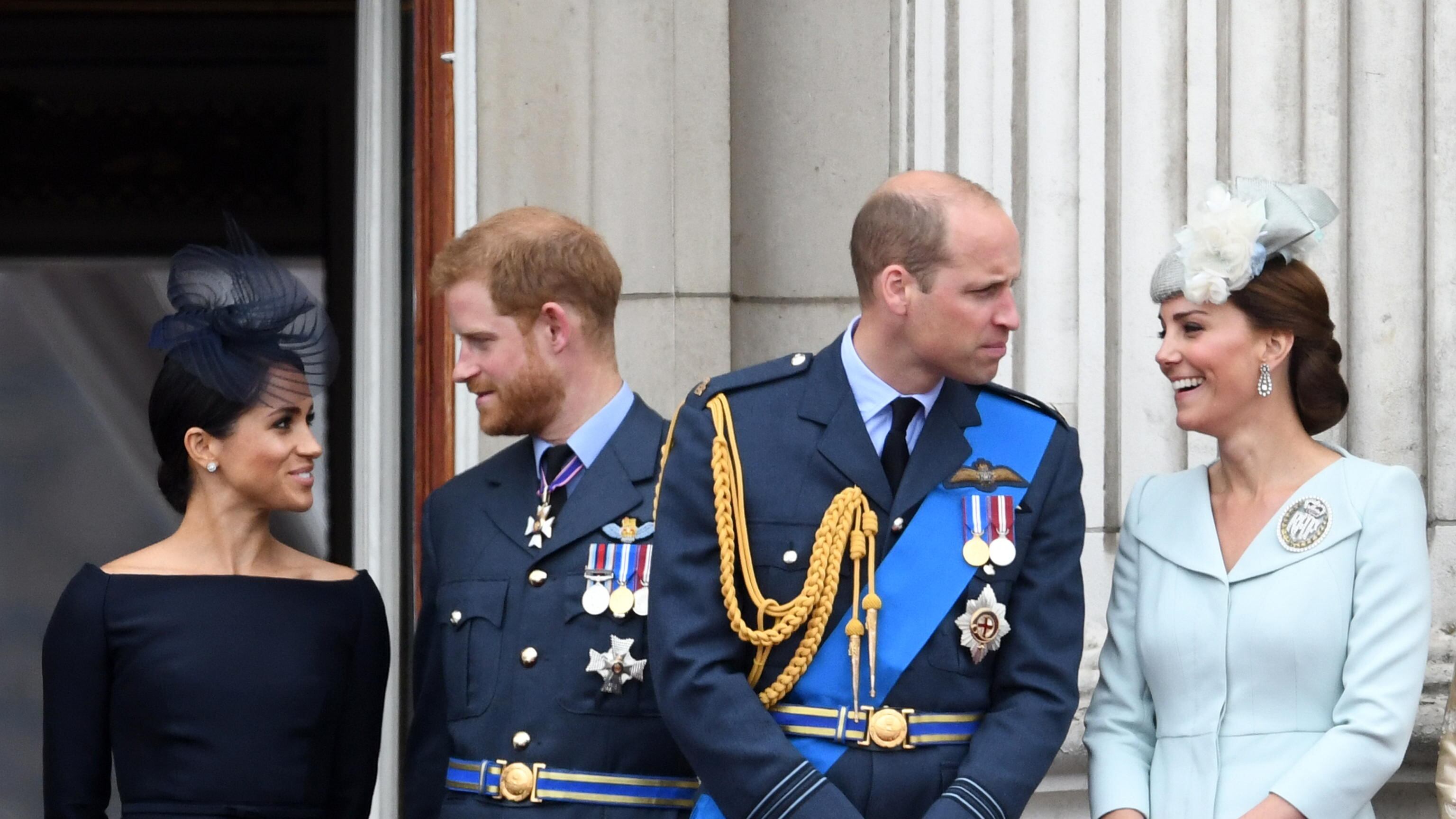 Il razzismo a corte e le mosse di Meghan: ecco il libro che fa tremare i reali inglesi
