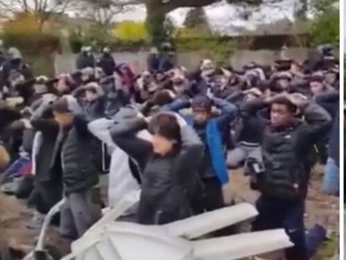 Così la polizia arresta i liceali: quel video che inguaia Macron