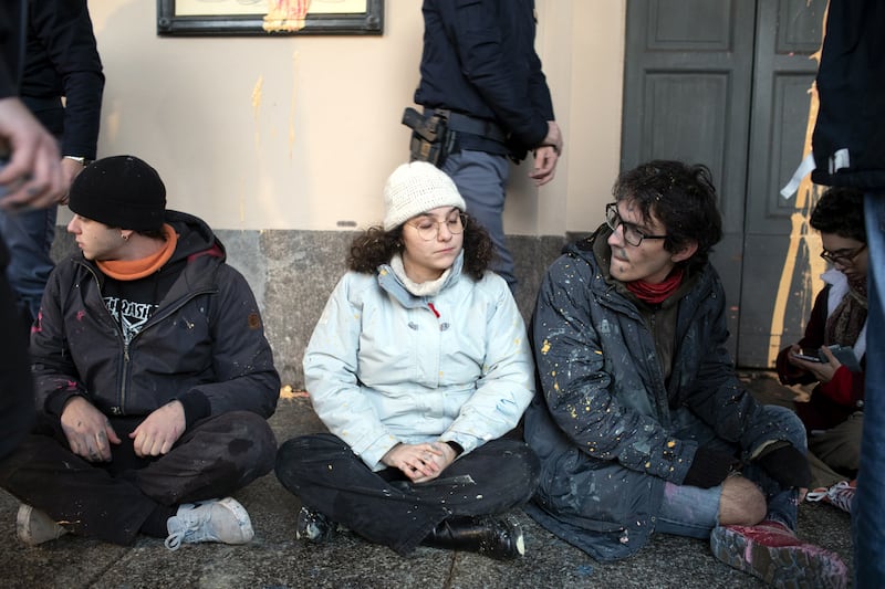 Atto vandalico Scala 6