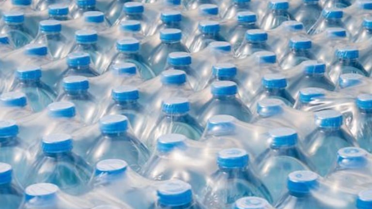 Acqua minerale, sorpresa nella classifica di Altroconsumo: chi c'è tra i marchi bocciati