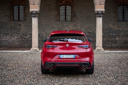 Nuova Alfa Romeo Stelvio Quadrifoglio 2023: guarda la gallery del restyling 4