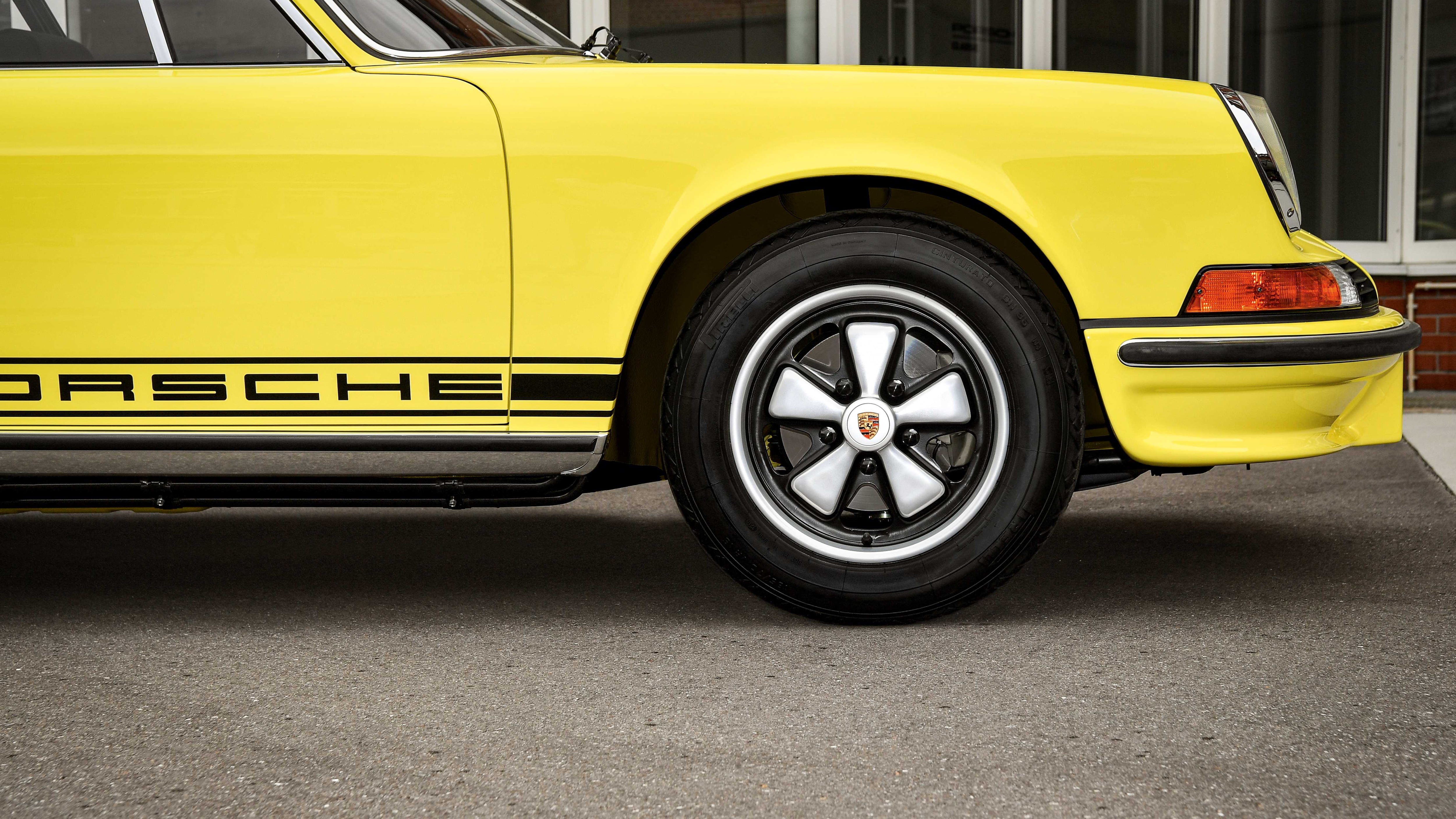 Nuovi pneumatici Pirelli per le Porsche d’epoca: tecnologia al servizio della tradizione