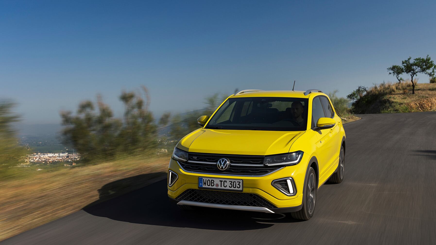 Nuova Volkswagen T-Cross 2023: debutta il restyling con più tecnologia e sicurezza
