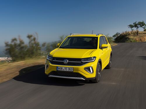 Nuova Volkswagen T-Cross 2023: debutta il restyling con più tecnologia e sicurezza