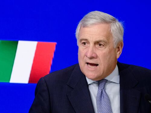 Il governo vara il decreto sui flussi. Ok all'arrivo di diecimila badanti
