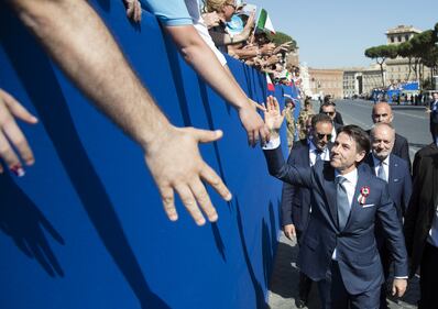 2 Giugno, bagno di folla per il premier Conte 6