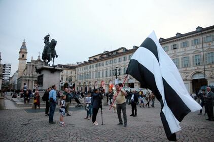 Juventus, anche i tifosi fanno festa: ecco tutte le immagini 11