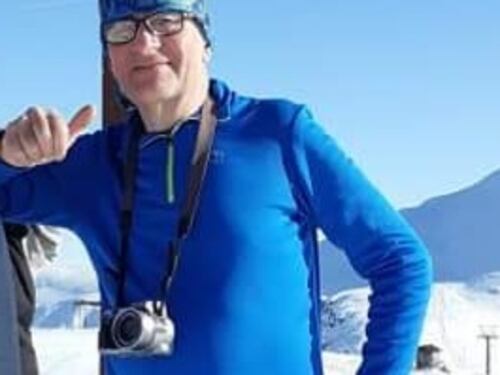 Si sporge per fare una foto e cade nel dirupo, muore un escursionista
