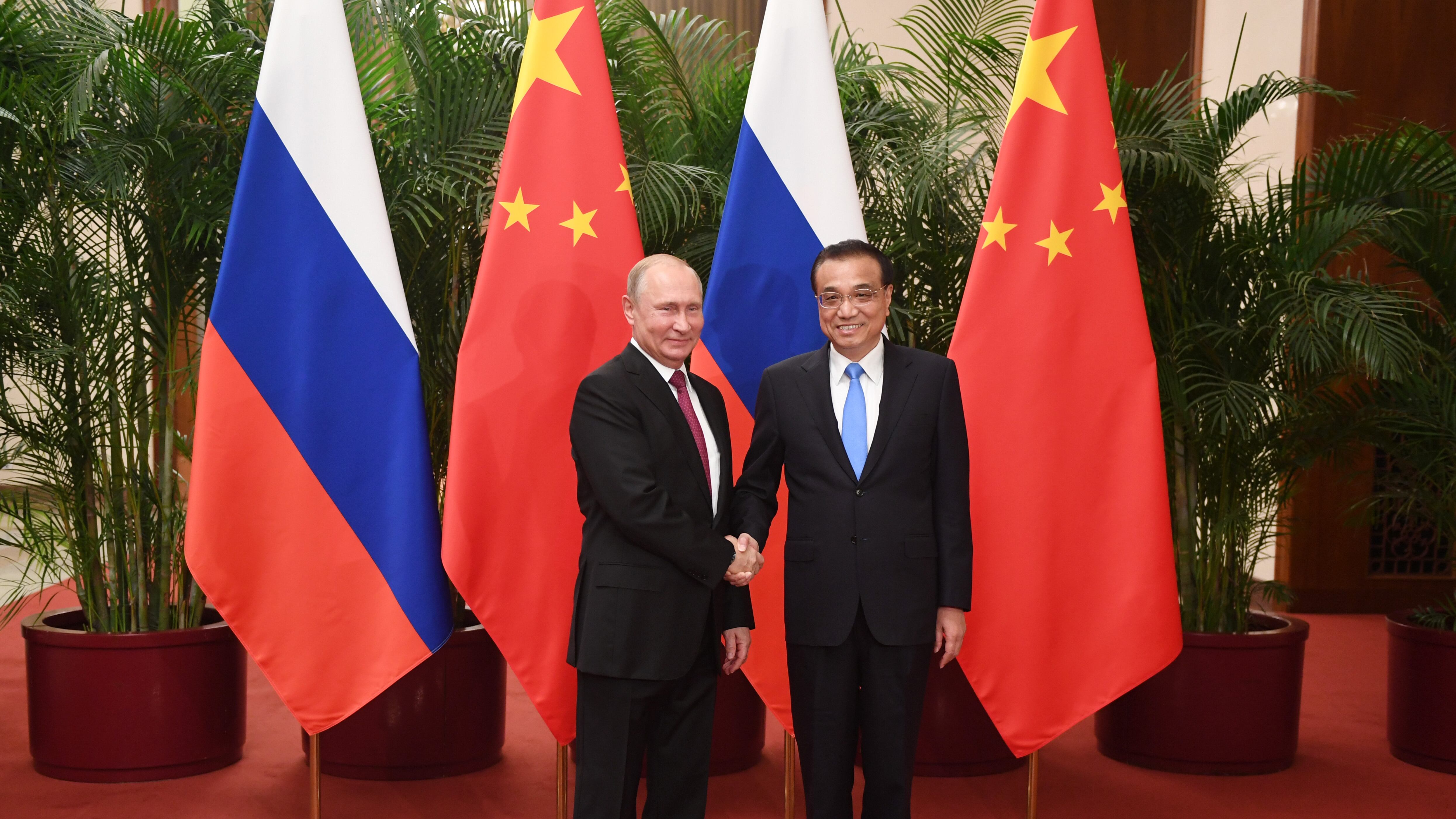 L'Ue? È vecchia. Putin al contro-vertice in Cina