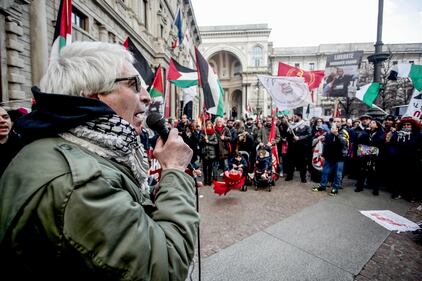 "Free Shahin". Il presidio pro Pal in piazza Scala 5
