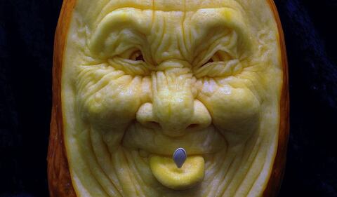Halloween si avvicina, ecco le zucche intagliate ad arte 7