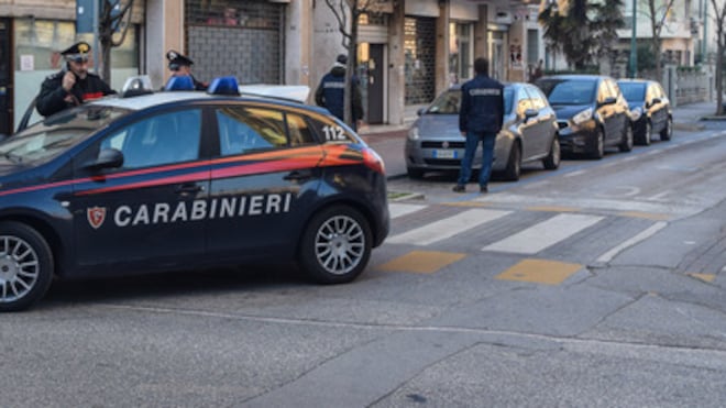 Un kg di eroina in macchina e 7 in casa: arrestati due albanesi
