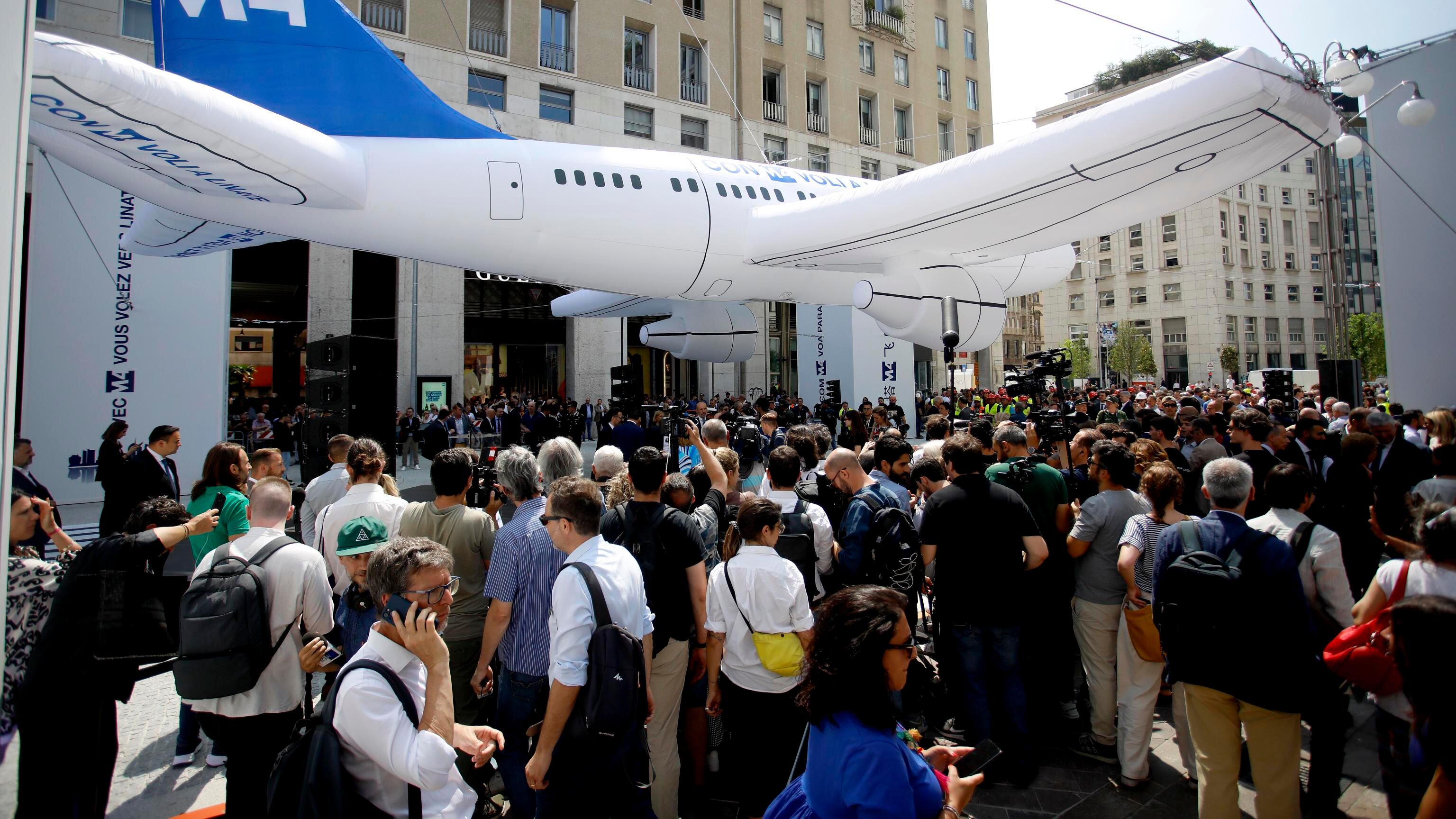 Milano, inaugurate le nuove fermate della M4 che collegano l’aeroporto di Linate a San Babila