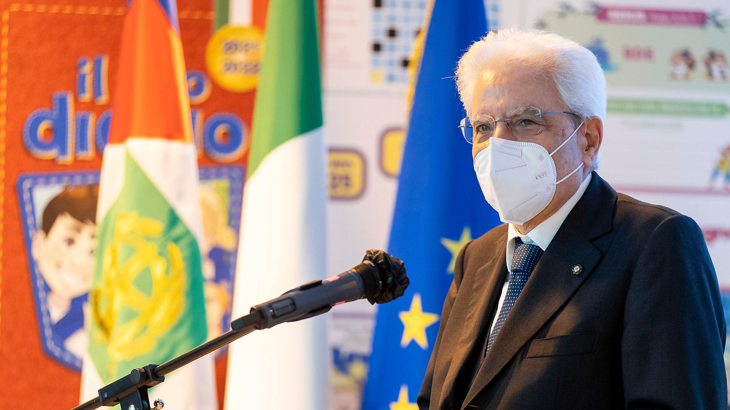 Mattarella: "Vaccino è dovere morale-civico. Scuola regolare sia priorità assoluta""