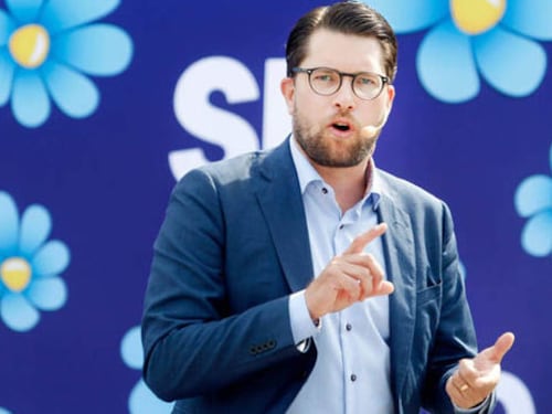Svezia, estrema destra ago della bilancia. E il leader denuncia: "Minacciato dall'Isis"