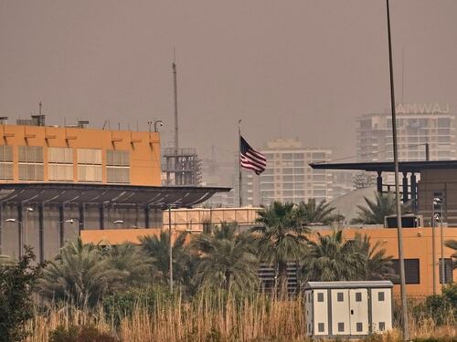 Porti, banche, ambasciate: Teheran bersaglia il Golfo