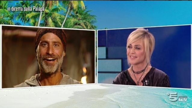 Isola dei Famosi, Raz Degan e la notte romantica con Paola Barale