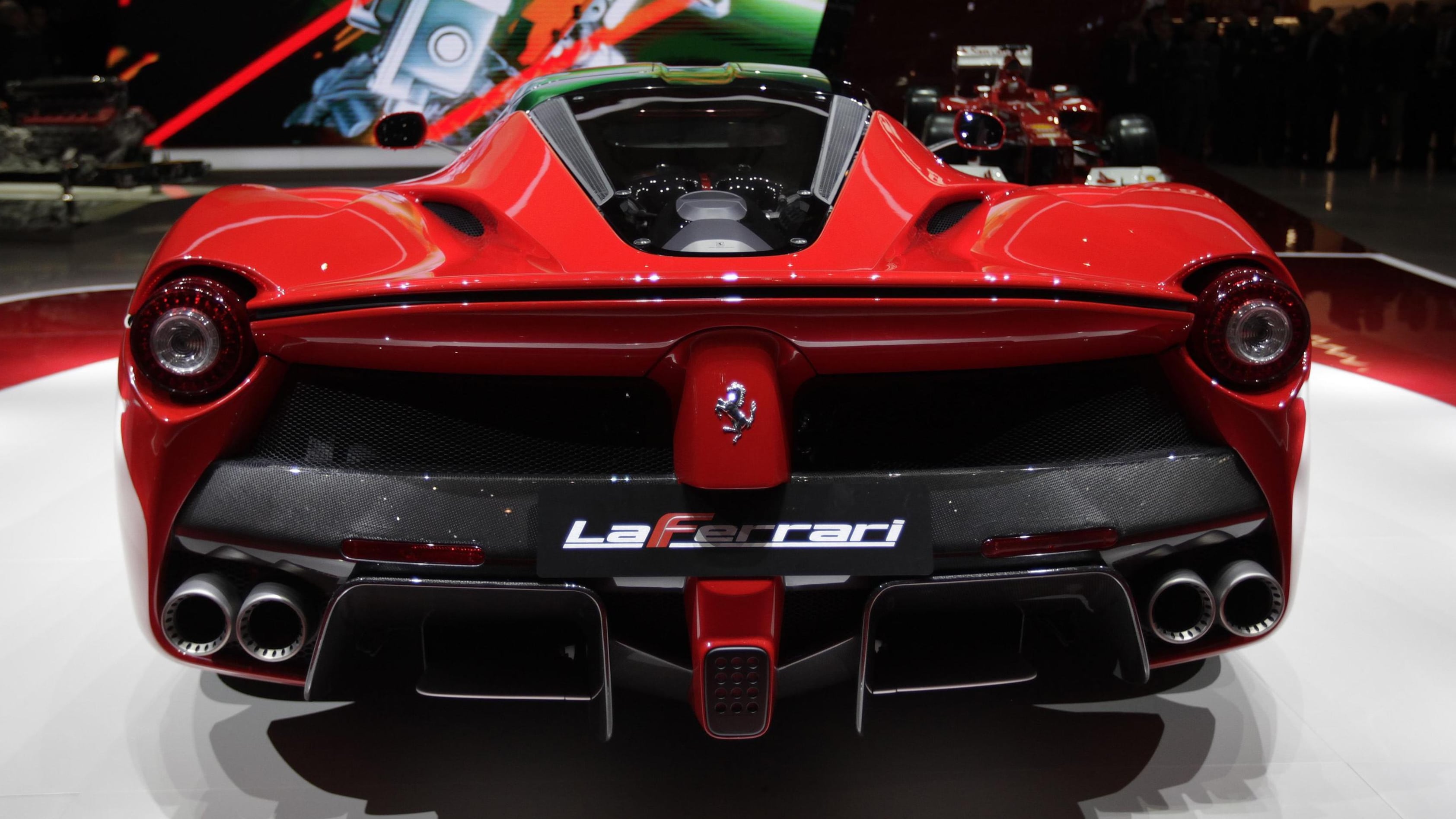 «LaFerrari» e Lamborghini onore alla Grand'Italia SOLO PER POCHI Dallo stabilimento di Maranello usciranno 499 esemplari