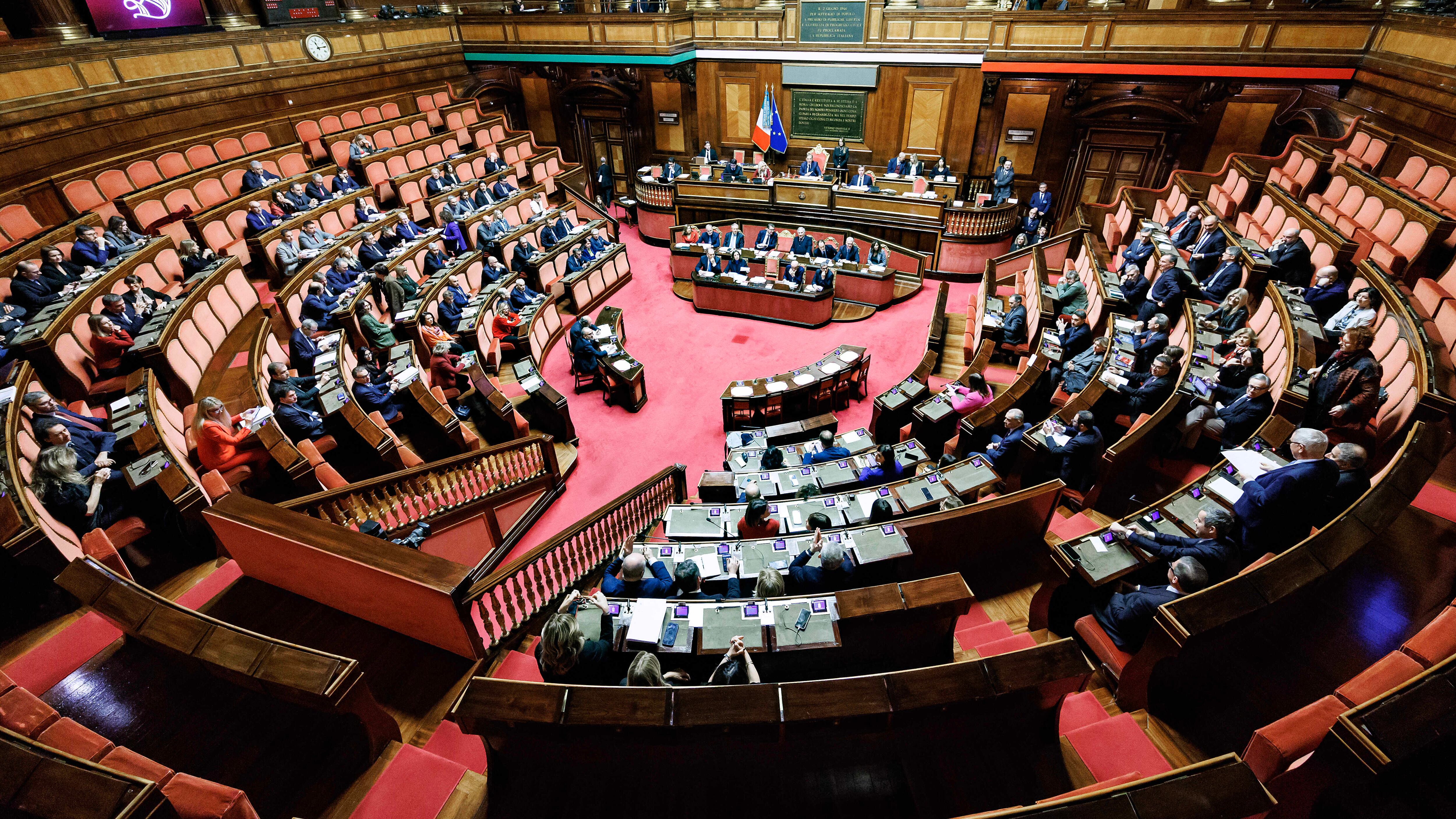 Bagarre al Senato per il seggio perso dai Cinque stelle