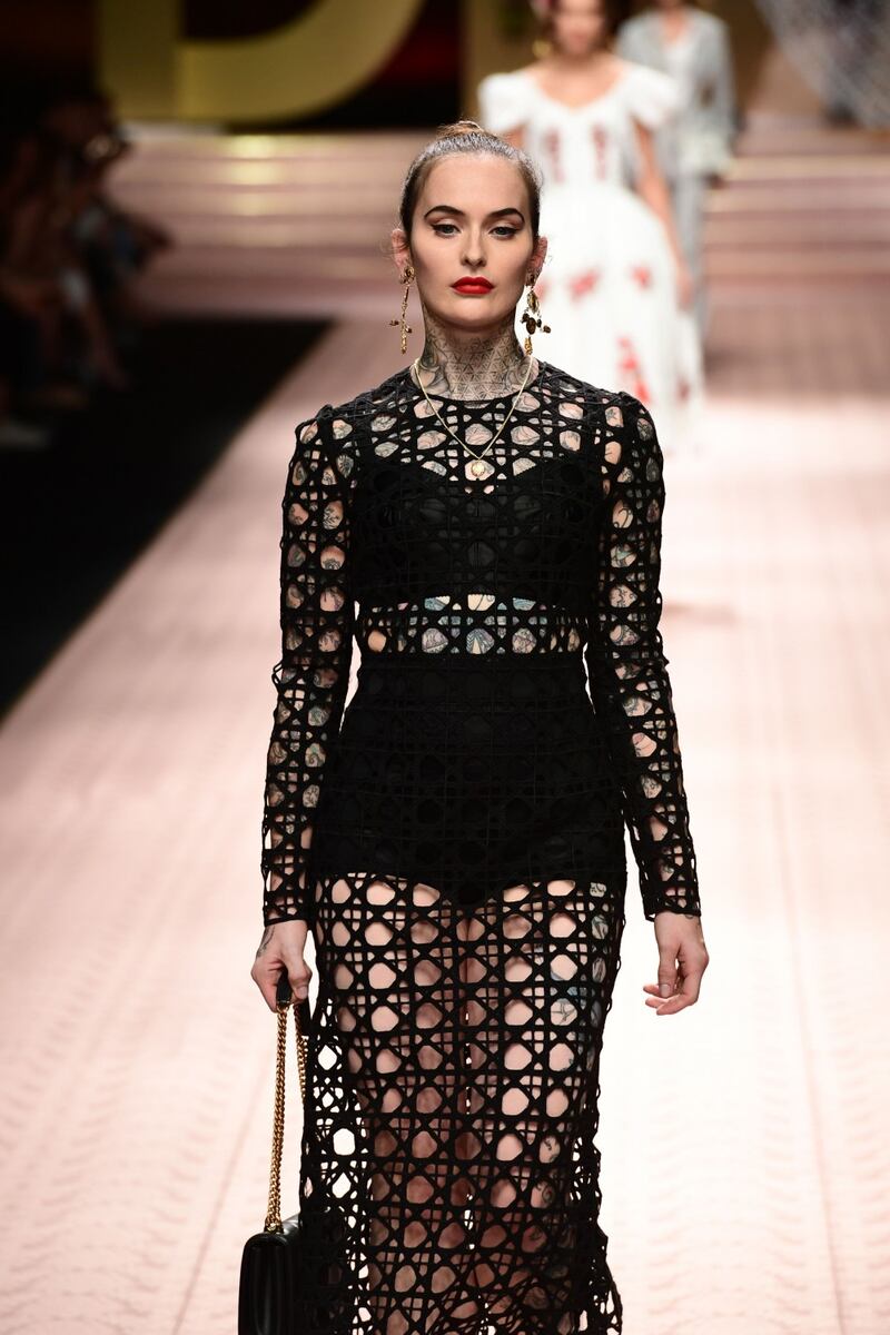 Monica Bellucci e le star in passerella per Dolce & Gabbana 7